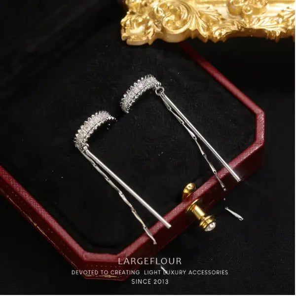 Cube molecular tassel long ear clip
