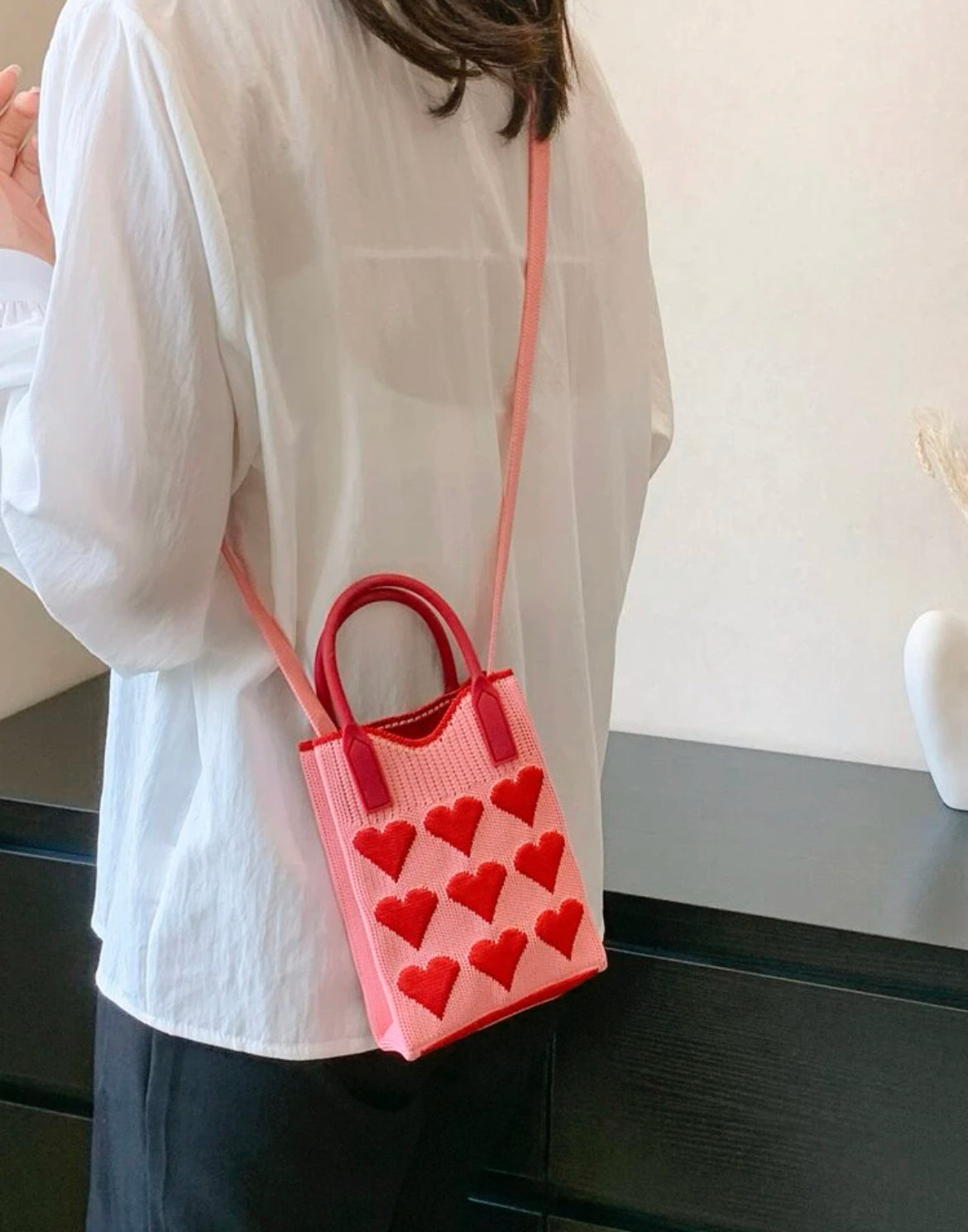 Queen of Hearts Sling Bag (Red)