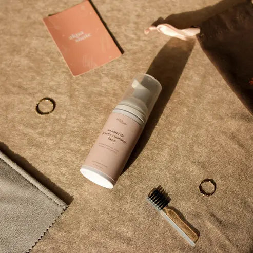 Jewelry cleansing foam kit
